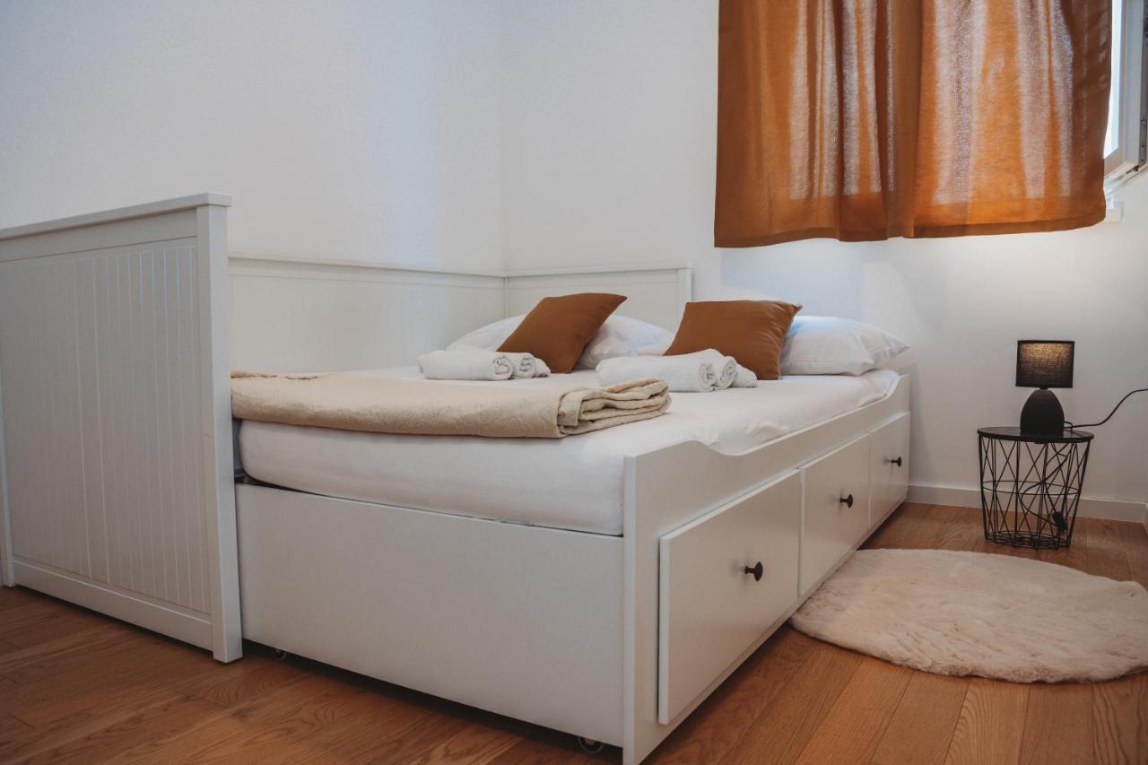 Appartamento Apartman Martina Zara Esterno foto